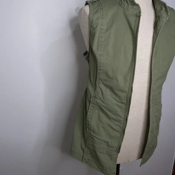 CAbi Womens Vest Green Army Cargo Utility Elastic Back Pockets Safari  Small - Picture 3 of 7